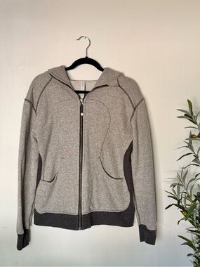 lululemon Women's Black and Grey zip jacket.